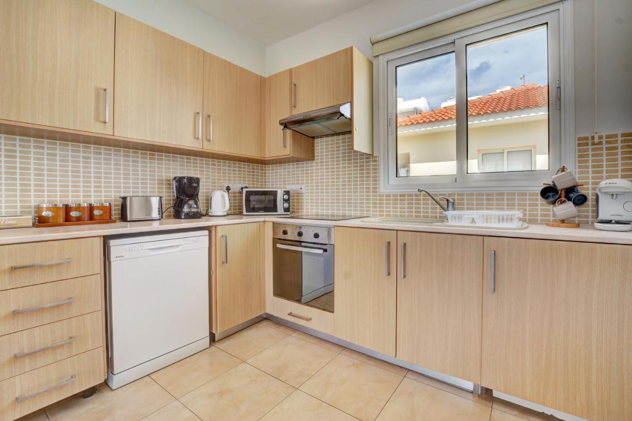 ♥ Sunny&Cozy Family Apartment ★ Walk To The Beach☼ باراليمني المظهر الخارجي الصورة