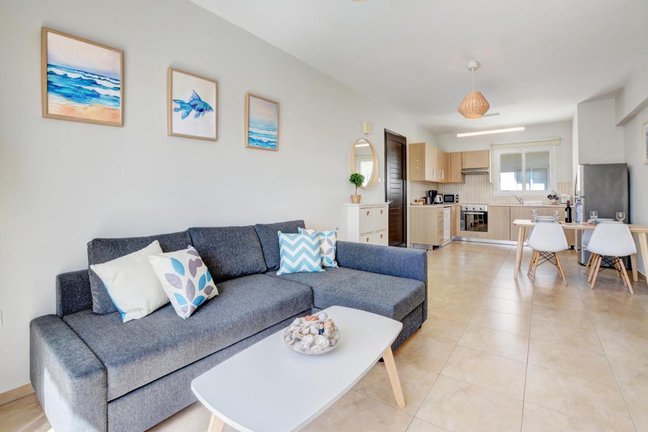 ♥ Sunny&Cozy Family Apartment ★ Walk To The Beach☼ باراليمني المظهر الخارجي الصورة