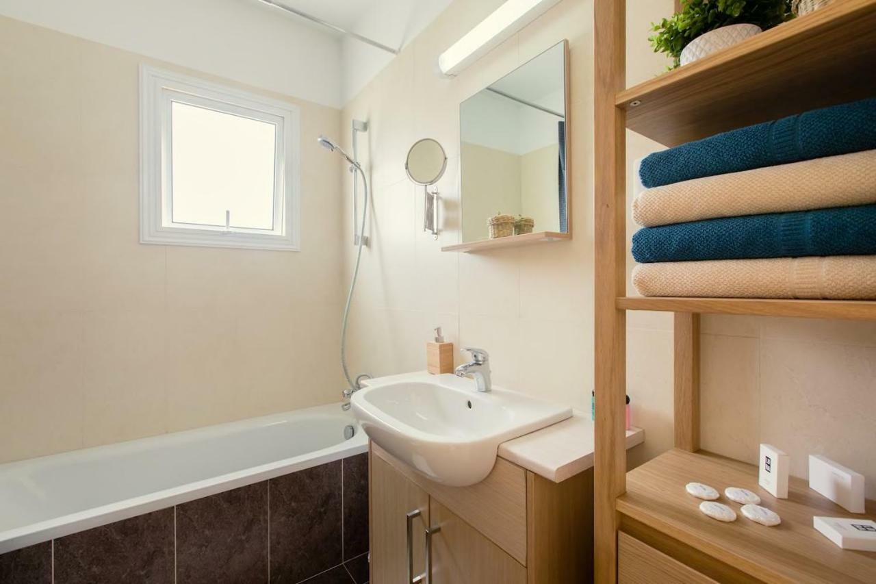 ♥ Sunny&Cozy Family Apartment ★ Walk To The Beach☼ باراليمني المظهر الخارجي الصورة