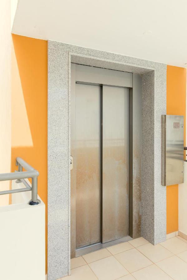♥ Sunny&Cozy Family Apartment ★ Walk To The Beach☼ باراليمني المظهر الخارجي الصورة